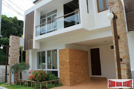 Three-Bedroom Townhomes with Jacuzzi Roof Terraces in Rawai