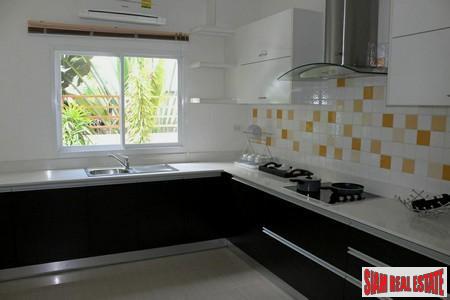 Three-Bedroom Townhomes with Jacuzzi Roof Terraces in Rawai