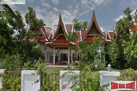 Thai-Modern Beachfront Three-Bedroom Pool Villa in Rawai