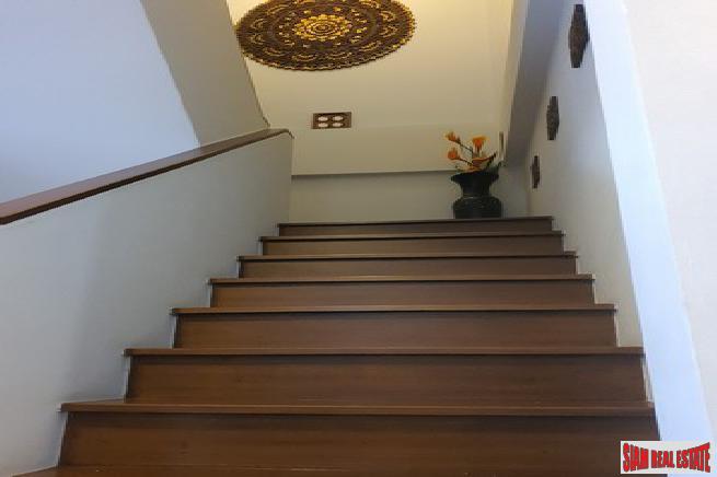 Three Bedroom Townhome in Laguna-13