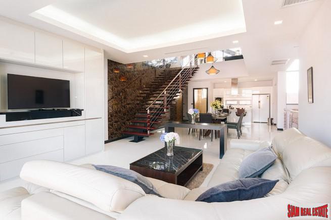 Three- to Four-Bedroom Townhome with Sea View Rooftop Pool in Rawai-8
