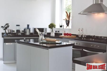 Villa Verde | Modern Luxury Five-Bedroom Villa in Rawai