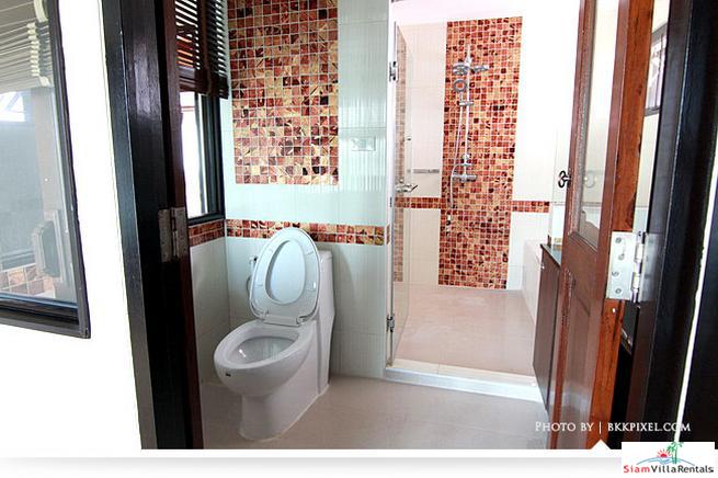 Three Bedroom Pet Friendly Condo a Short walk to BTS Ekamai on Soi 12-5