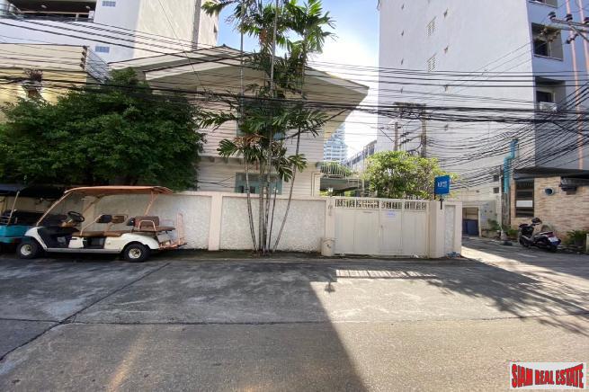 Three Bedroom 300 square meter Private House for Rent at Nana BTS-9