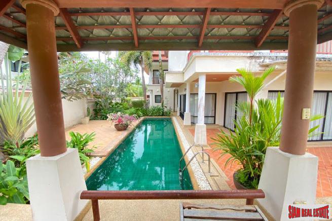 Contemporary three-bedroom villa with private pool in Laguna